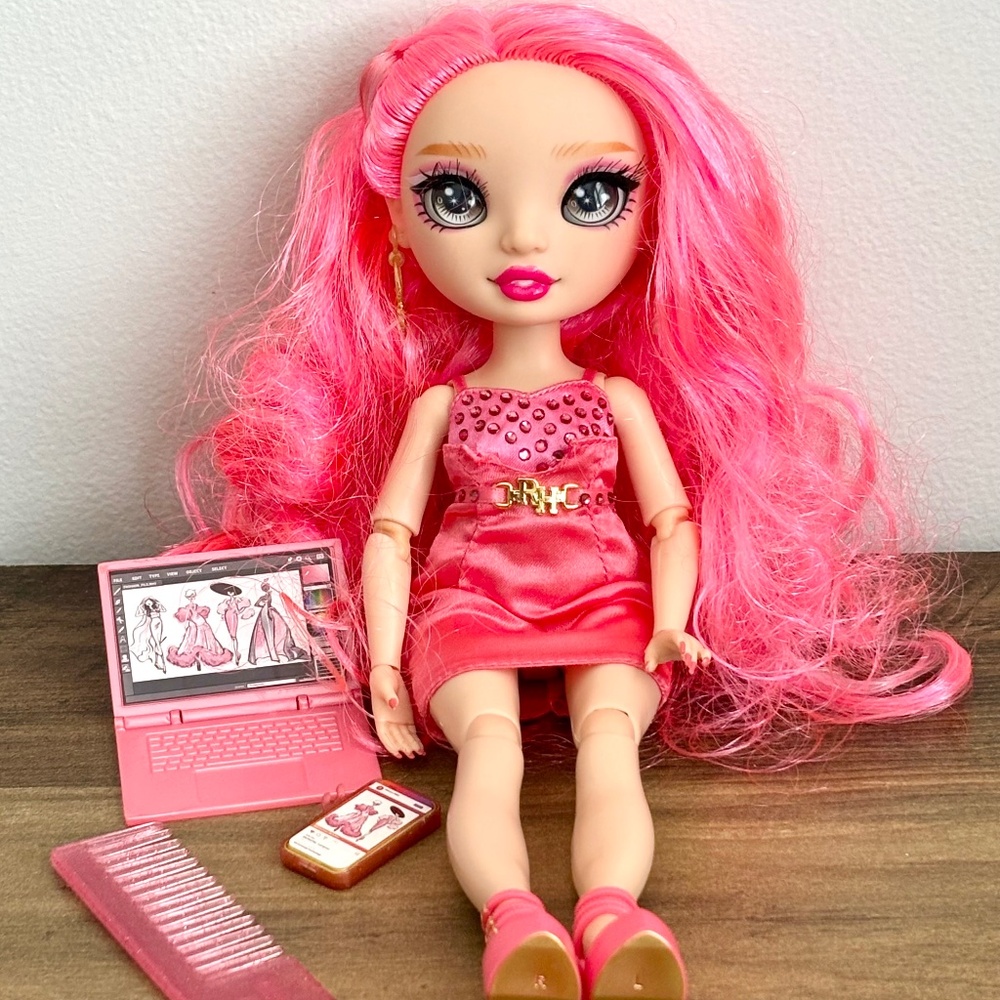 Rainbow High PRISCILLA PEREZ Pink Fashion Doll Laptop Phone & Accessories 2020